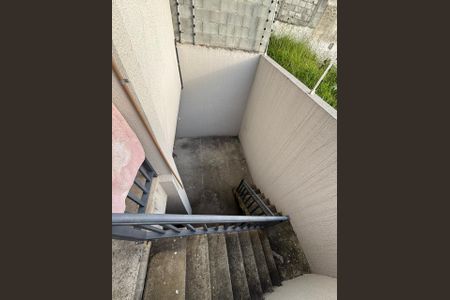 Área externa de casa para alugar com 2 quartos, 30m² em Chácara Holiday, Itaquaquecetuba