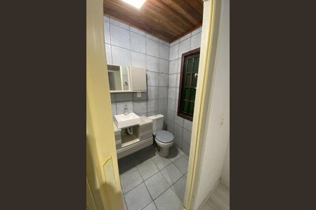 Banheiro 2 de casa para alugar com 2 quartos, 115m² em Parque da Matriz, Cachoeirinha