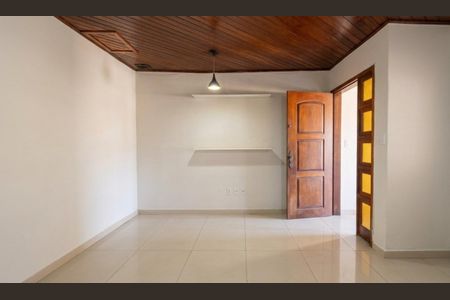 Sala de casa para alugar com 2 quartos, 115m² em Parque da Matriz, Cachoeirinha