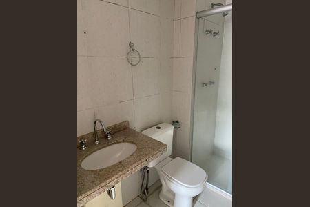 Apartamento para alugar com 70m², 3 quartos e 1 vaga Apartamento para alugar com 70m², 3 quartos e 1 vagaBanheiro