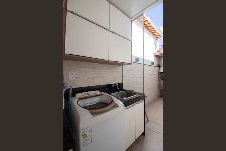 Casa à venda com 120m², 3 quartos e 2 vagas Casa à venda com 120m², 3 quartos e 2 vagasÁrea de Serviço