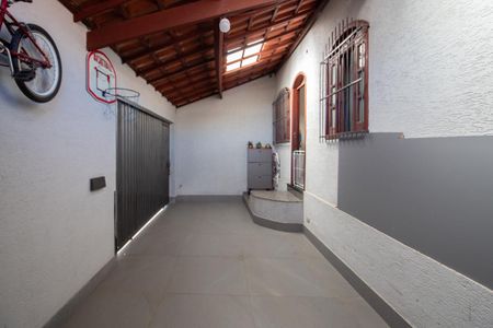 Casa à venda com 120m², 3 quartos e 2 vagas Casa à venda com 120m², 3 quartos e 2 vagasGaragem