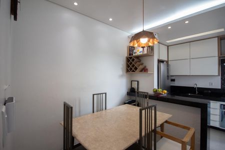 Casa à venda com 120m², 3 quartos e 2 vagas Casa à venda com 120m², 3 quartos e 2 vagasCozinha e Copa