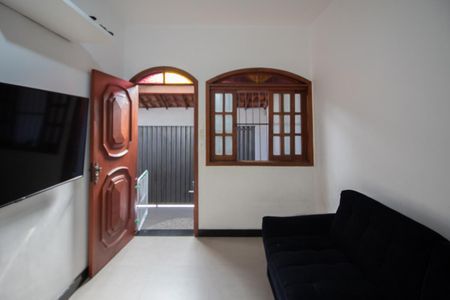 Casa à venda com 120m², 3 quartos e 2 vagas Casa à venda com 120m², 3 quartos e 2 vagasSala
