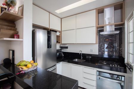 Casa à venda com 120m², 3 quartos e 2 vagas Casa à venda com 120m², 3 quartos e 2 vagasCozinha e Copa