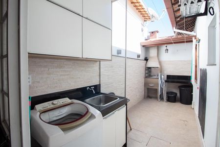 Casa à venda com 120m², 3 quartos e 2 vagas Casa à venda com 120m², 3 quartos e 2 vagasÁrea de Serviço