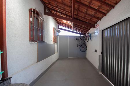 Casa à venda com 120m², 3 quartos e 2 vagas Casa à venda com 120m², 3 quartos e 2 vagasGaragem
