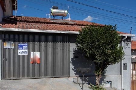 Casa à venda com 120m², 3 quartos e 2 vagas Casa à venda com 120m², 3 quartos e 2 vagasPlaquinha Instalada