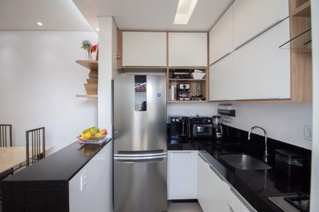Casa à venda com 120m², 3 quartos e 2 vagas Casa à venda com 120m², 3 quartos e 2 vagasCozinha e Copa