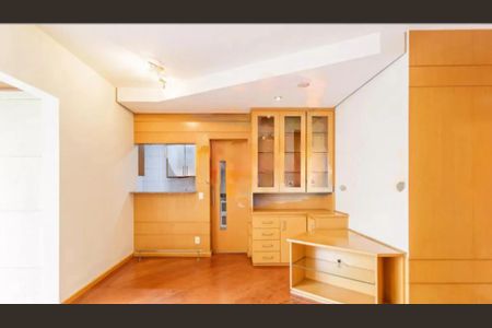 Apartamento para alugar com 97m², 3 quartos e sem vaga