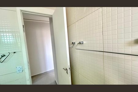 Apartamento à venda com 45m², 2 quartos e 1 vaga Apartamento à venda com 45m², 2 quartos e 1 vagaBanheiro