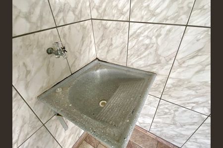 Casa para alugar com 75m², 2 quartos e 1 vagaÁrea de Serviço