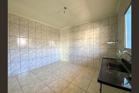 Casa para alugar com 75m², 2 quartos e 1 vagaCozinha