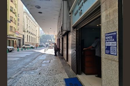 Apartamento à venda com 38m², 1 quarto e sem vagaFachada 
