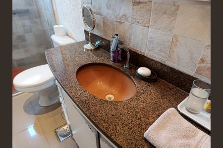 Apartamento à venda com 68m², 2 quartos e 1 vagaBanheiro social