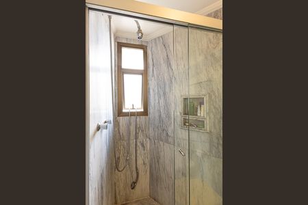 Apartamento à venda com 250m², 2 quartos e 3 vagas Apartamento à venda com 250m², 2 quartos e 3 vagasBanheiro da Suíte 2