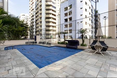 Apartamento à venda com 250m², 2 quartos e 3 vagas Apartamento à venda com 250m², 2 quartos e 3 vagasÁrea comum - Piscina