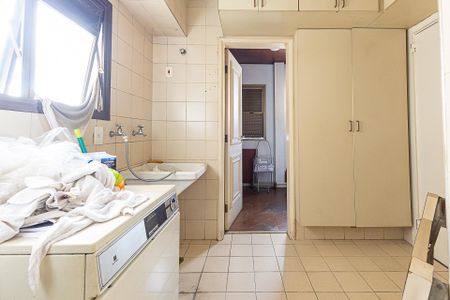Apartamento à venda com 250m², 2 quartos e 3 vagas Apartamento à venda com 250m², 2 quartos e 3 vagasÁrea de Serviço