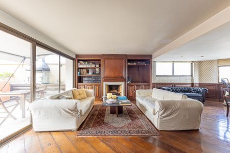 Apartamento à venda com 250m², 2 quartos e 3 vagas Apartamento à venda com 250m², 2 quartos e 3 vagasSala