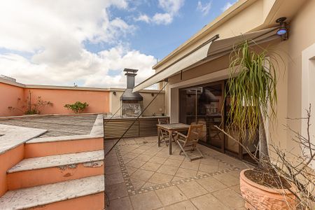 Apartamento à venda com 250m², 2 quartos e 3 vagas Apartamento à venda com 250m², 2 quartos e 3 vagasCobertura