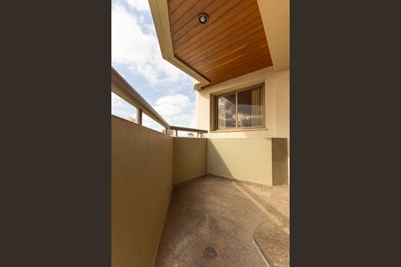 Apartamento à venda com 250m², 2 quartos e 3 vagas Apartamento à venda com 250m², 2 quartos e 3 vagasVaranda