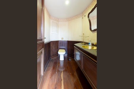 Apartamento à venda com 250m², 2 quartos e 3 vagas Apartamento à venda com 250m², 2 quartos e 3 vagasLavabo