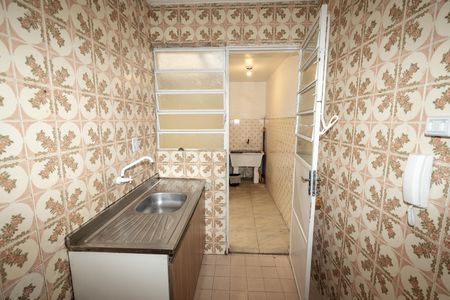 Cozinha de apartamento para alugar com 2 quartos, 64m² em Floresta, Porto Alegre