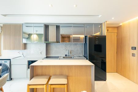 Cozinha de apartamento para alugar com 2 quartos, 55m² em Vila Uberabinha, São Paulo
