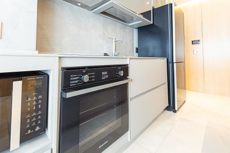 Cozinha de apartamento para alugar com 2 quartos, 55m² em Vila Uberabinha, São Paulo