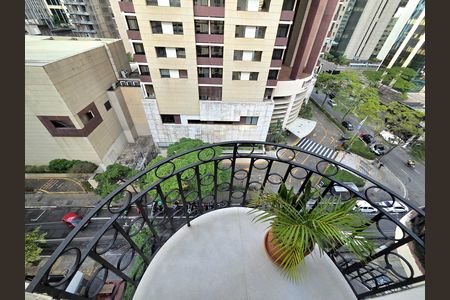 Apartamento à venda com 40m², 1 quarto e 1 vaga Apartamento à venda com 40m², 1 quarto e 1 vagaVaranda
