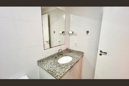 Apartamento para alugar com 68m², 2 quartos e 1 vaga Apartamento para alugar com 68m², 2 quartos e 1 vagaBanheiro da Suíte