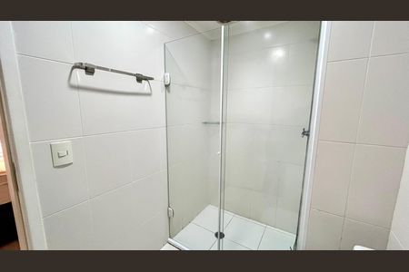 Apartamento para alugar com 68m², 2 quartos e 1 vaga Apartamento para alugar com 68m², 2 quartos e 1 vagaBanheiro da Suíte