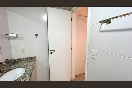 Apartamento para alugar com 68m², 2 quartos e 1 vaga Apartamento para alugar com 68m², 2 quartos e 1 vagaBanheiro da Suíte