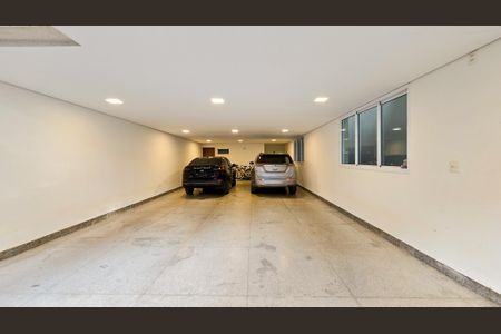 Casa de condomínio à venda com 400m², 4 quartos e 10 vagas Casa de condomínio à venda com 400m², 4 quartos e 10 vagasGaragem