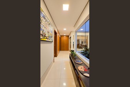 Casa de condomínio à venda com 400m², 4 quartos e 10 vagas Casa de condomínio à venda com 400m², 4 quartos e 10 vagasCorredor