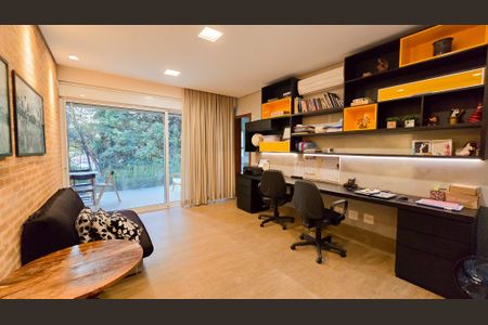 Casa de condomínio à venda com 400m², 4 quartos e 10 vagas Casa de condomínio à venda com 400m², 4 quartos e 10 vagasQuarto