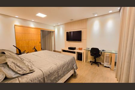 Casa de condomínio à venda com 400m², 4 quartos e 10 vagas Casa de condomínio à venda com 400m², 4 quartos e 10 vagasSuíte