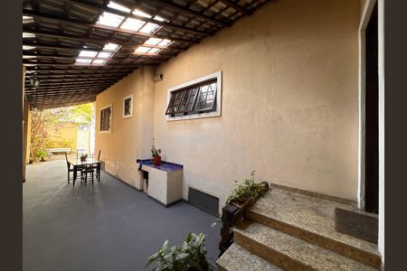 Casa de condomínio à venda com 400m², 4 quartos e 4 vagas Casa de condomínio à venda com 400m², 4 quartos e 4 vagasÁrea externa