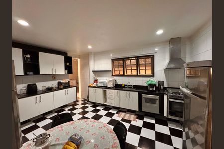 Casa de condomínio à venda com 400m², 4 quartos e 4 vagas Casa de condomínio à venda com 400m², 4 quartos e 4 vagasCozinha