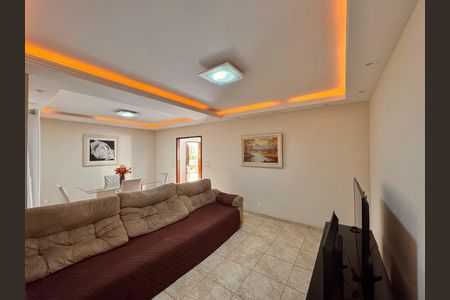 Casa de condomínio à venda com 400m², 4 quartos e 4 vagas Casa de condomínio à venda com 400m², 4 quartos e 4 vagasSala