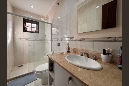 Casa de condomínio à venda com 400m², 4 quartos e 4 vagas Casa de condomínio à venda com 400m², 4 quartos e 4 vagasBanheiro Social