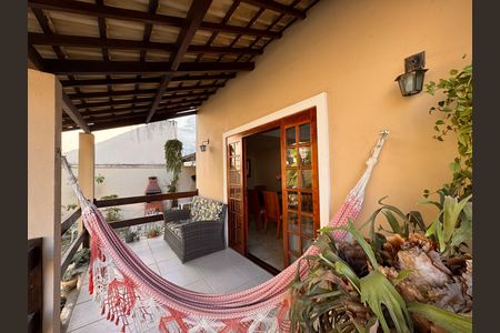 Casa de condomínio à venda com 400m², 4 quartos e 4 vagas Casa de condomínio à venda com 400m², 4 quartos e 4 vagasVaranda