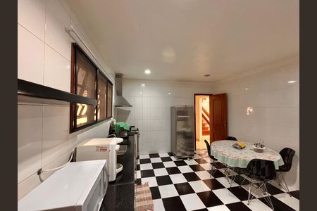 Casa de condomínio à venda com 400m², 4 quartos e 4 vagas Casa de condomínio à venda com 400m², 4 quartos e 4 vagasCozinha