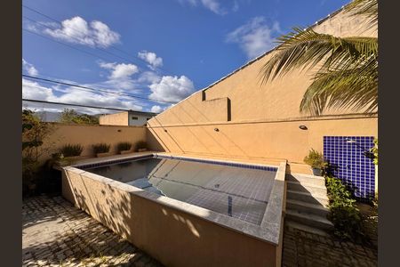 Casa de condomínio à venda com 400m², 4 quartos e 4 vagas Casa de condomínio à venda com 400m², 4 quartos e 4 vagasVaranda - Vista