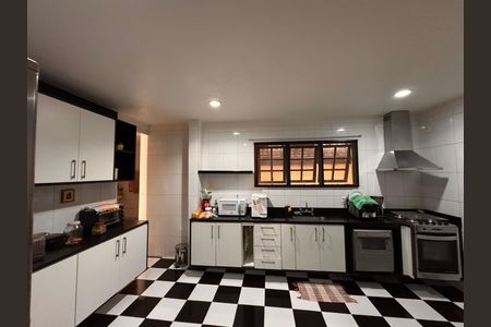 Casa de condomínio à venda com 400m², 4 quartos e 4 vagas Casa de condomínio à venda com 400m², 4 quartos e 4 vagasCozinha