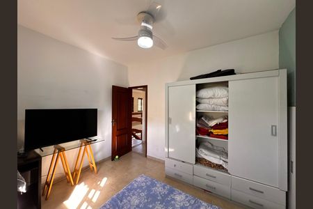 Casa de condomínio à venda com 400m², 4 quartos e 4 vagas Casa de condomínio à venda com 400m², 4 quartos e 4 vagasQuarto 2