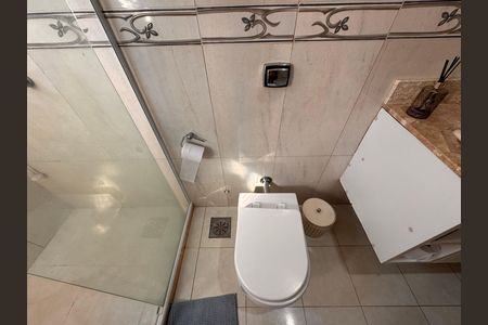 Casa de condomínio à venda com 400m², 4 quartos e 4 vagas Casa de condomínio à venda com 400m², 4 quartos e 4 vagasBanheiro Social