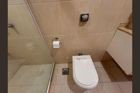 Casa de condomínio à venda com 400m², 4 quartos e 4 vagas Casa de condomínio à venda com 400m², 4 quartos e 4 vagasBanheiro Social