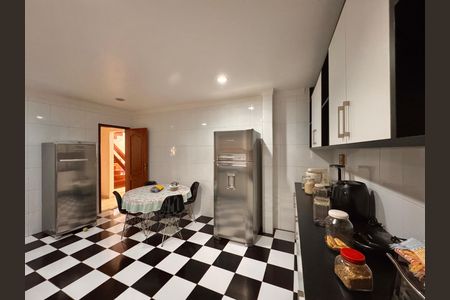 Casa de condomínio à venda com 400m², 4 quartos e 4 vagas Casa de condomínio à venda com 400m², 4 quartos e 4 vagasCozinha