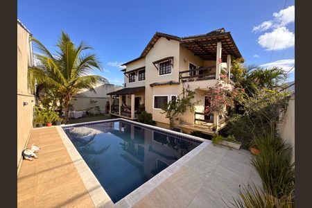 Casa de condomínio à venda com 400m², 4 quartos e 4 vagas Casa de condomínio à venda com 400m², 4 quartos e 4 vagasÁrea externa